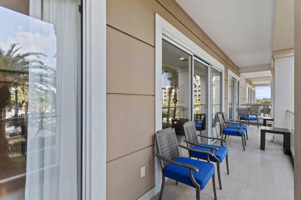 Eagle Beach - Famiglia Serena 3BR condo - LV202 House in Noord