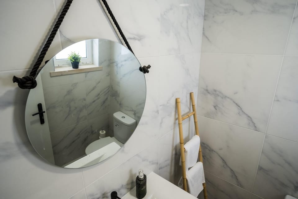 Shower, Bathroom, towels