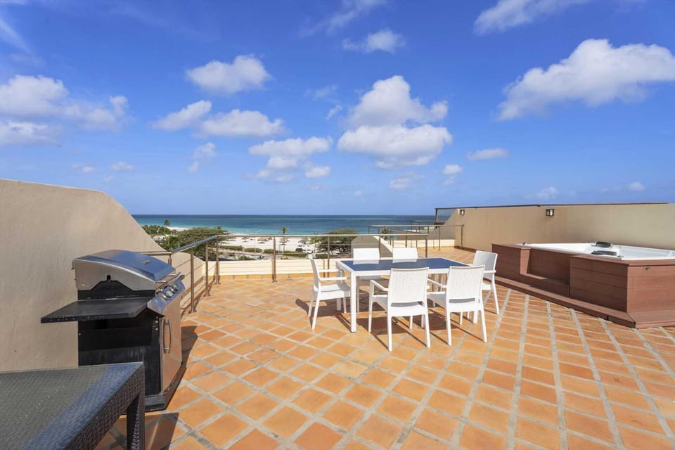 Beachfront - Royal Penthouse 3BR condo - BC352 House in Noord