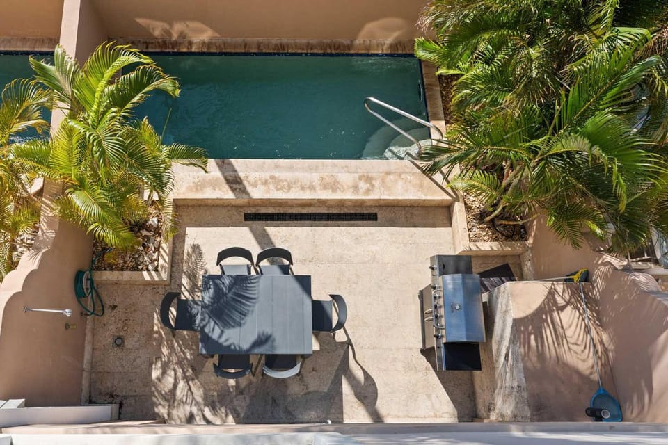 Eagle Beach- Private pool- LeVent townhome-LV130th House in Noord