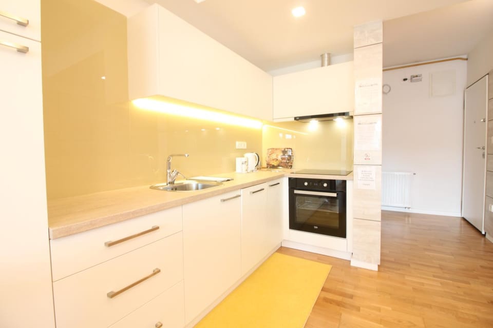 Kitchen or kitchenette, dishwasher, pet friendly, stove
