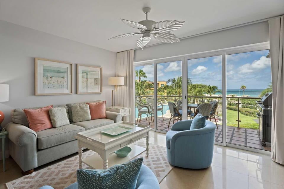 Beachfront - Royal Aquamarine 3BR condo - BC252 House in Noord