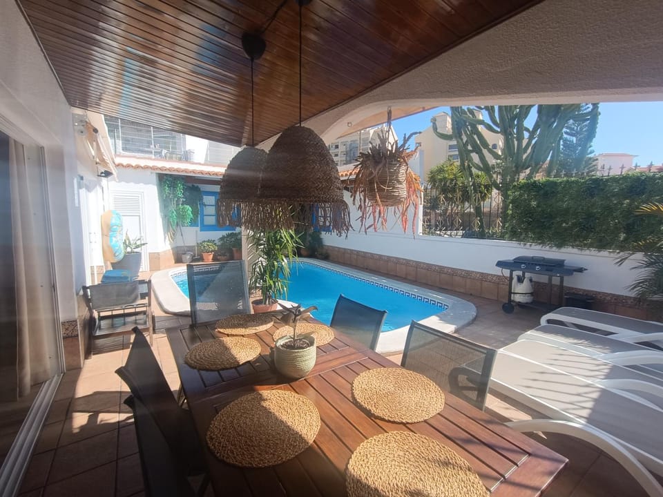 Patio, Dining area