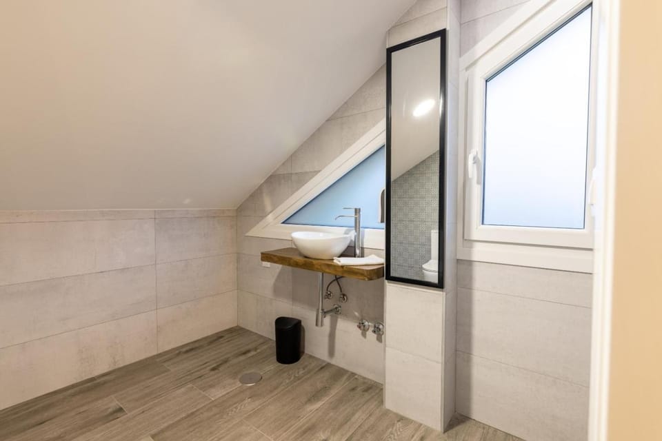 Bathroom, hair dresser