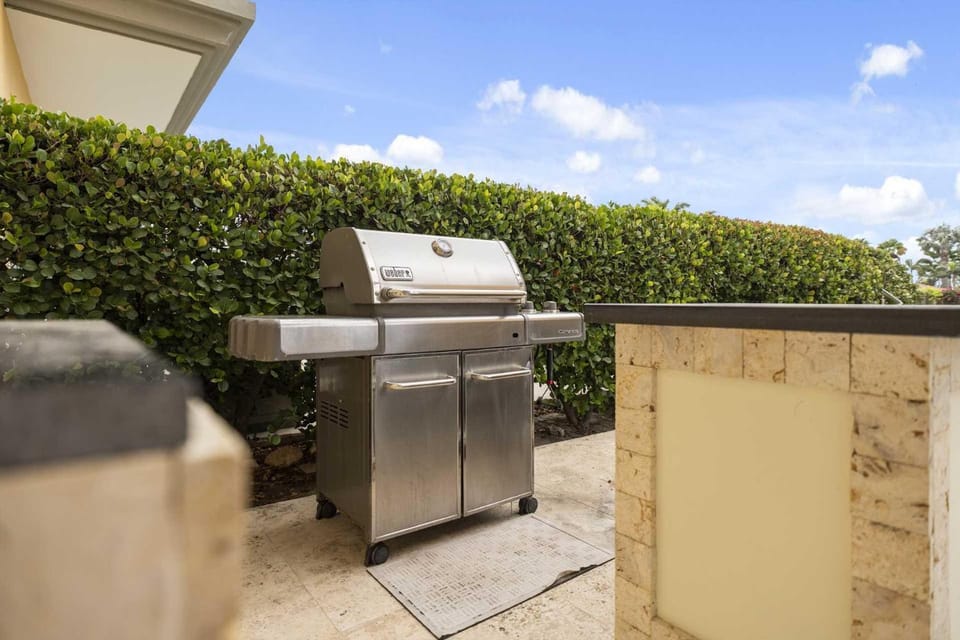 Beachfront - Coral Sea Garden 3BR condo - P116 House in Noord