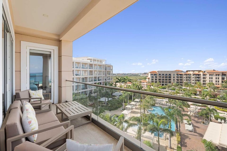 Beach View - Royal Beach View 2BR condo - LV509 House in Noord