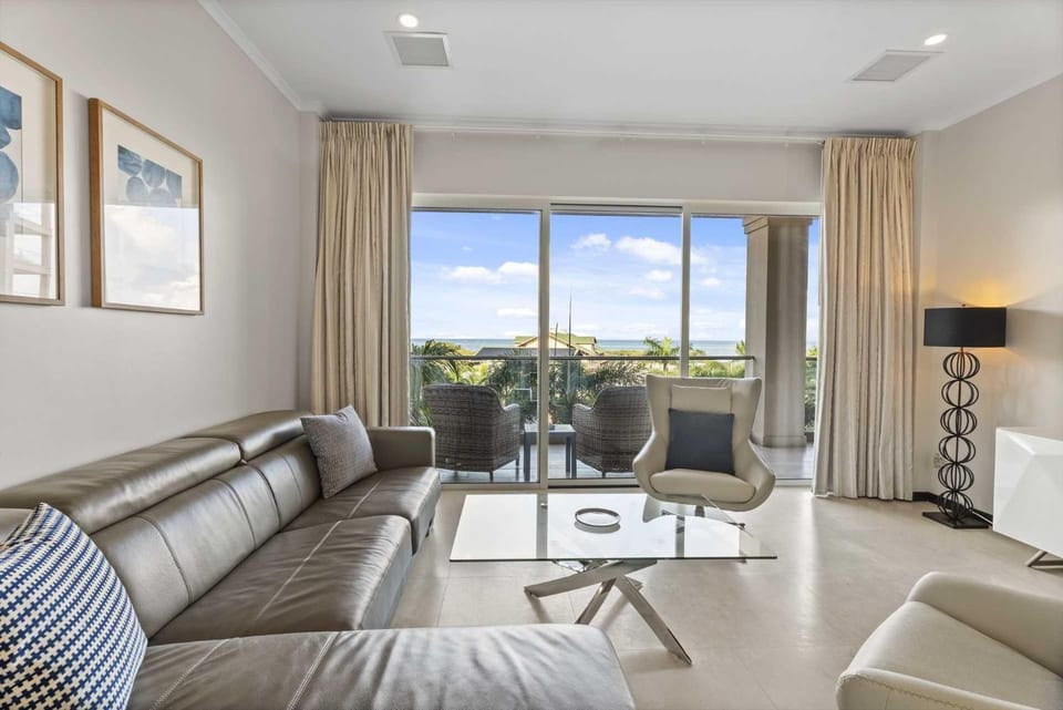 Eagle Beach - Alluring Beach View 2BR condo -LV304 House in Noord