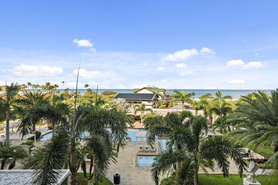 Eagle Beach - Alluring Beach View 2BR condo -LV304 House in Noord