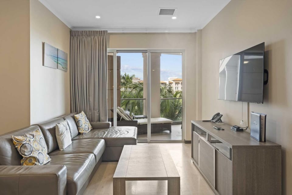 Beach View - Seaside Paradise 2BR condo - LV307 House in Noord