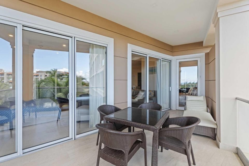 Beach View - Seaside Paradise 2BR condo - LV307 House in Noord