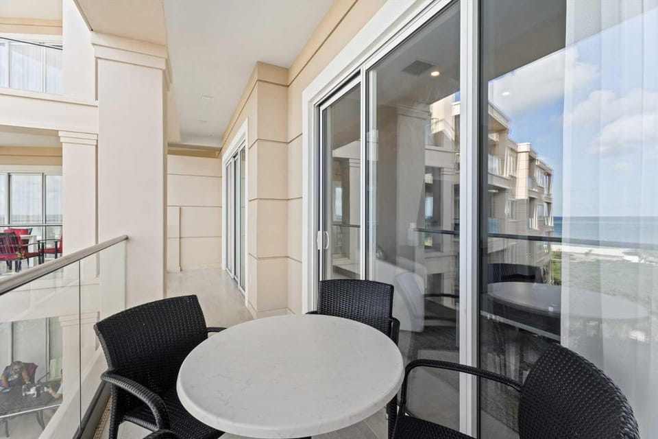 Beach View - Coastal View 2BR condo - LV505 House in Noord