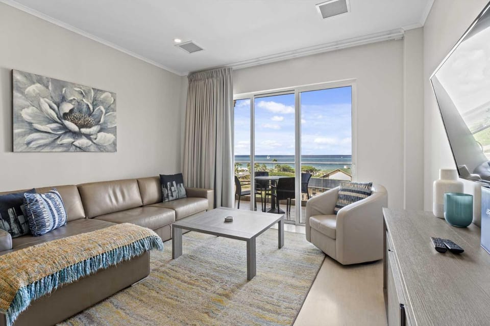 Beach View - Coastal View 2BR condo - LV505 House in Noord
