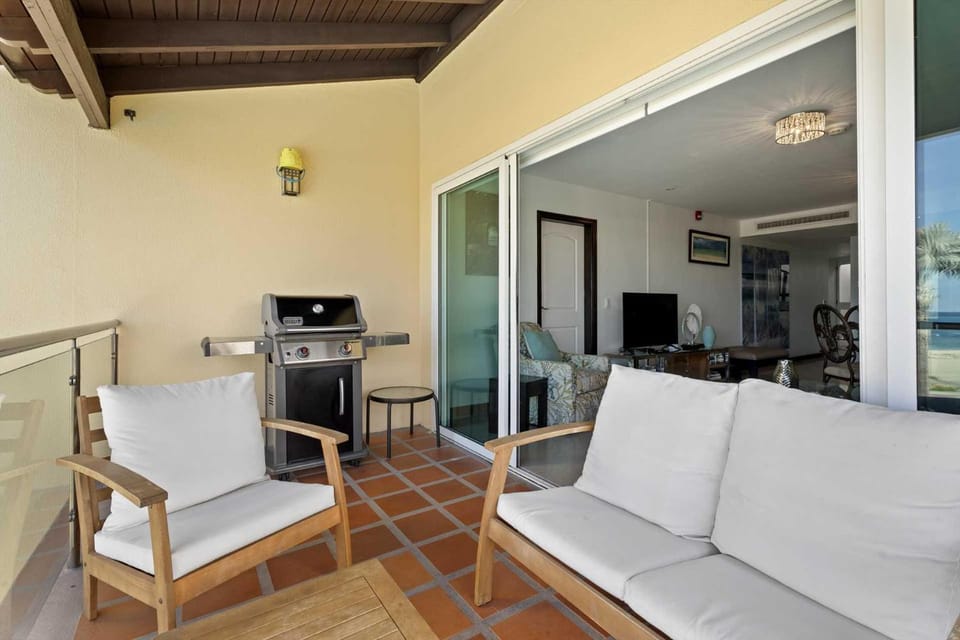 Beachfront - Eagle Beach - Sapphire 2BR condo E322 House in Noord