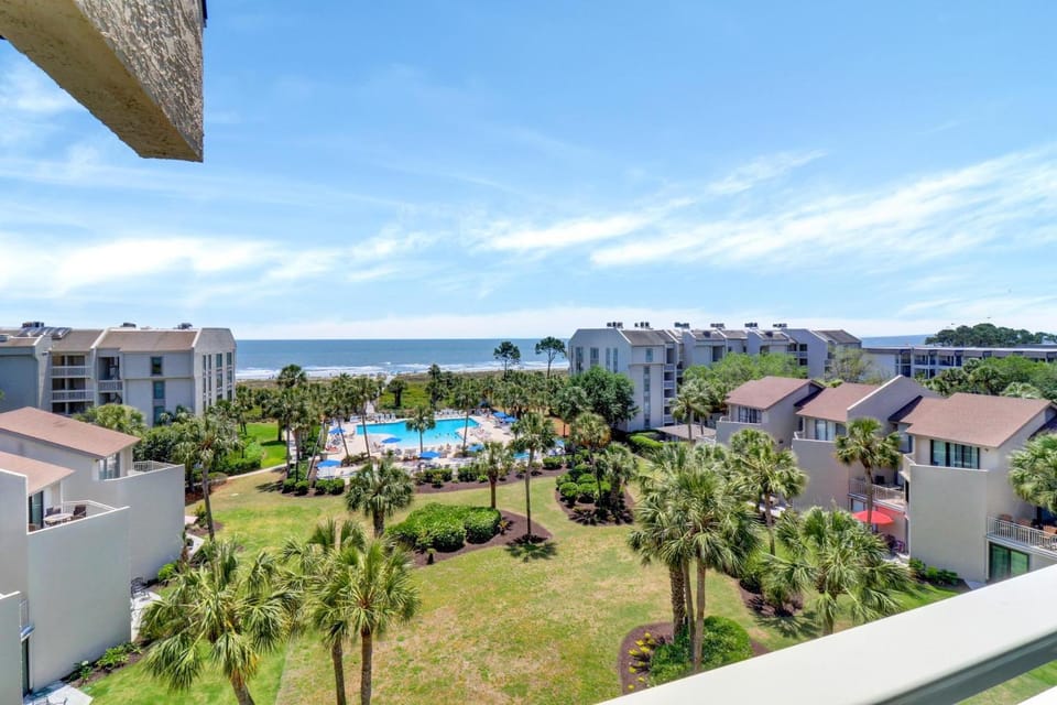 533 Shorewood Place Villa in South Forest Beach