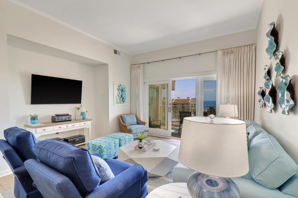 533 Shorewood Place Villa in South Forest Beach