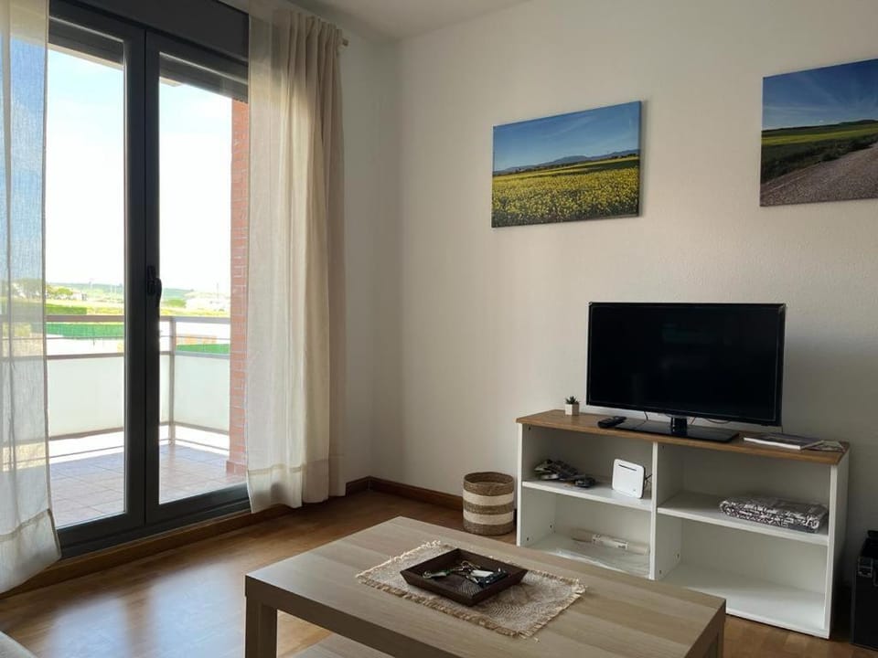 Communal lounge/ TV room, TV and multimedia
