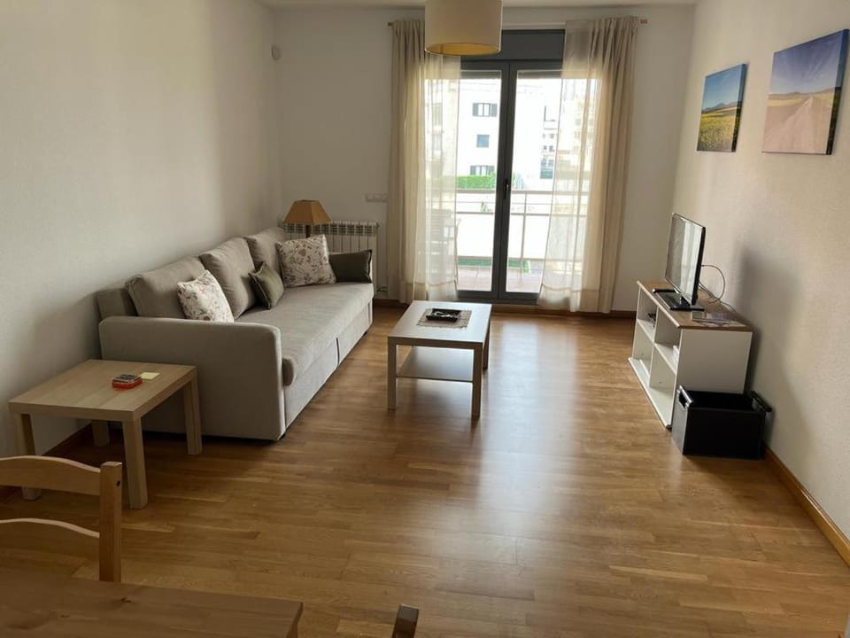 Communal lounge/ TV room, TV and multimedia, Living room, Evening entertainment