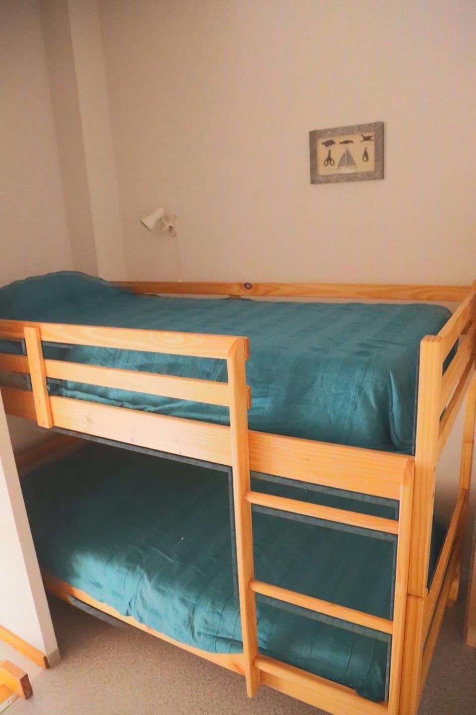 Bedroom, bunk bed