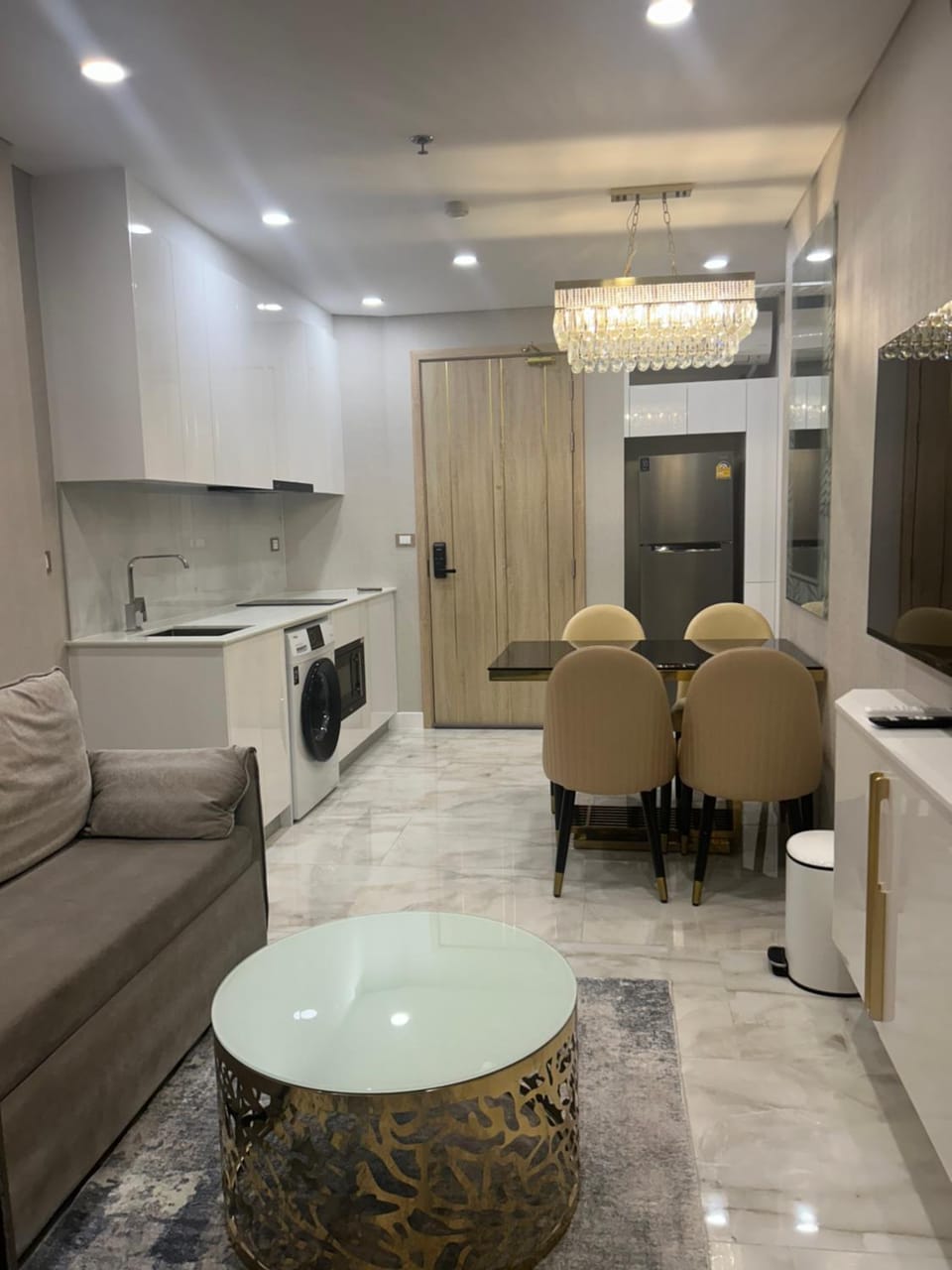 TV and multimedia, Kitchen or kitchenette, Living room