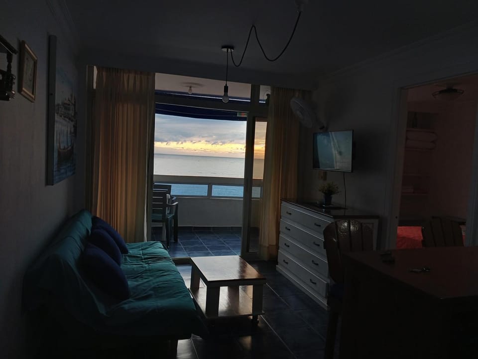 Natural landscape, TV and multimedia, Living room, Sea view