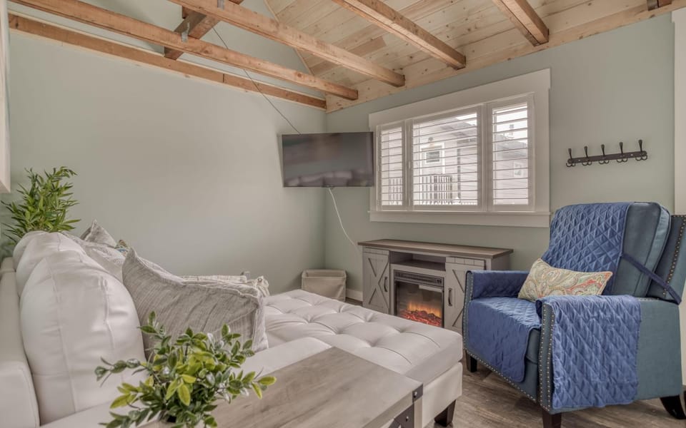 Ocean Break - Meredith Lodging House in Rockaway Beach