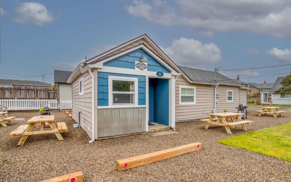 Driftwood House in Rockaway Beach