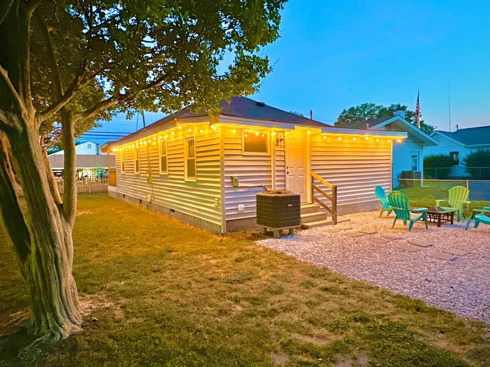 Property building, Natural landscape, Garden, Garden view
