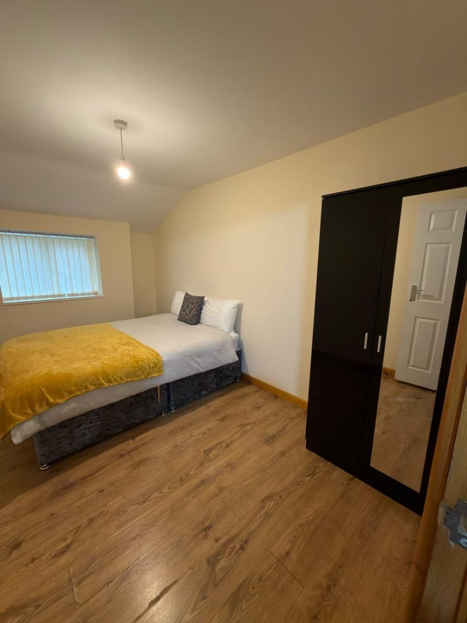 THROSTLES NEST APARTMENTS Apartment in Stretford