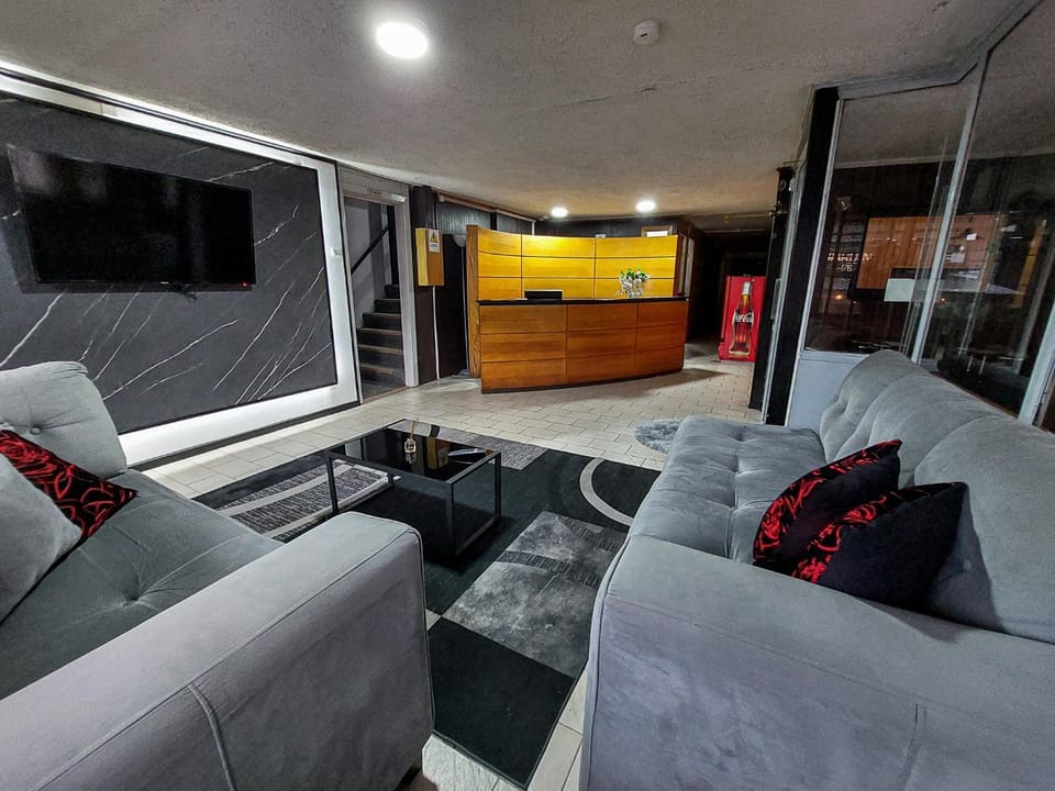 Communal lounge/ TV room, Living room, Lobby or reception