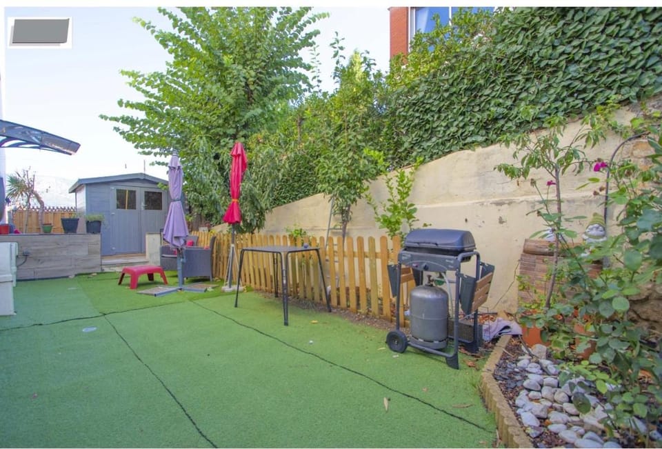 Rez de jardin plage Apartment in Toulon