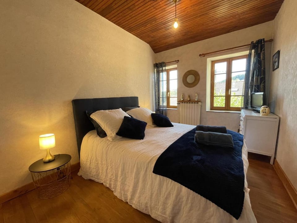 Maison individuelle paisible avec animaux admis, activités pour tous - FR-1-489-448 House in Auvergne-Rhône-Alpes