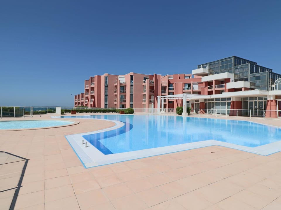 Appartement Duplex 6 Pers, 2 Terrasses, Parking - FR-1-472A-279 Apartment in Occitanie