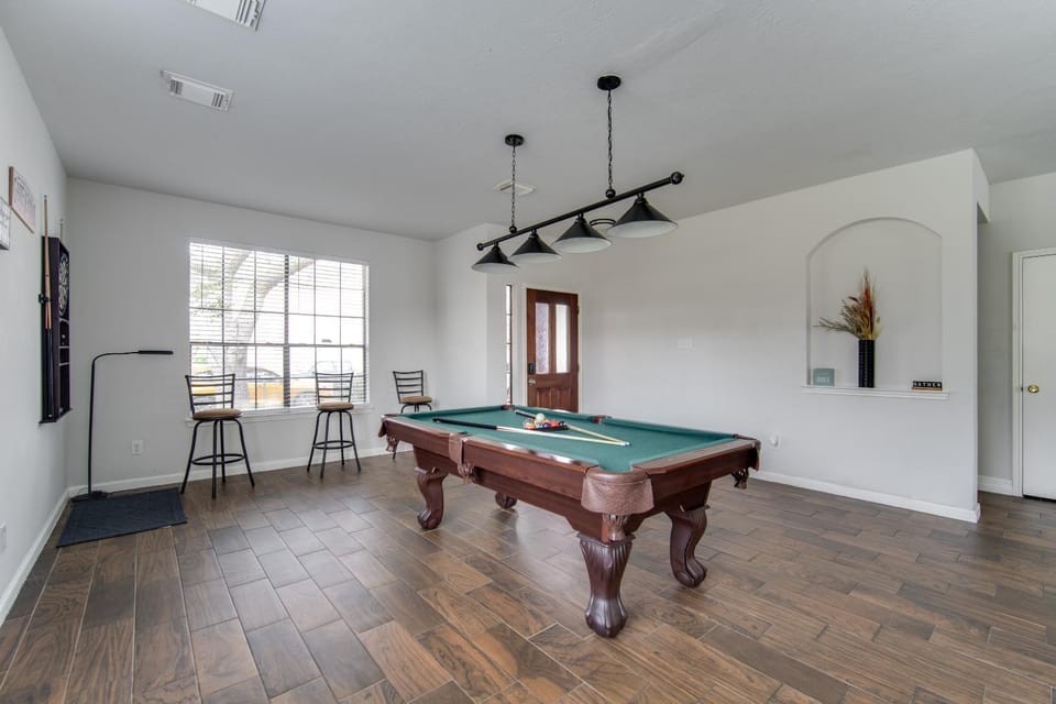 Game Room, Game Room