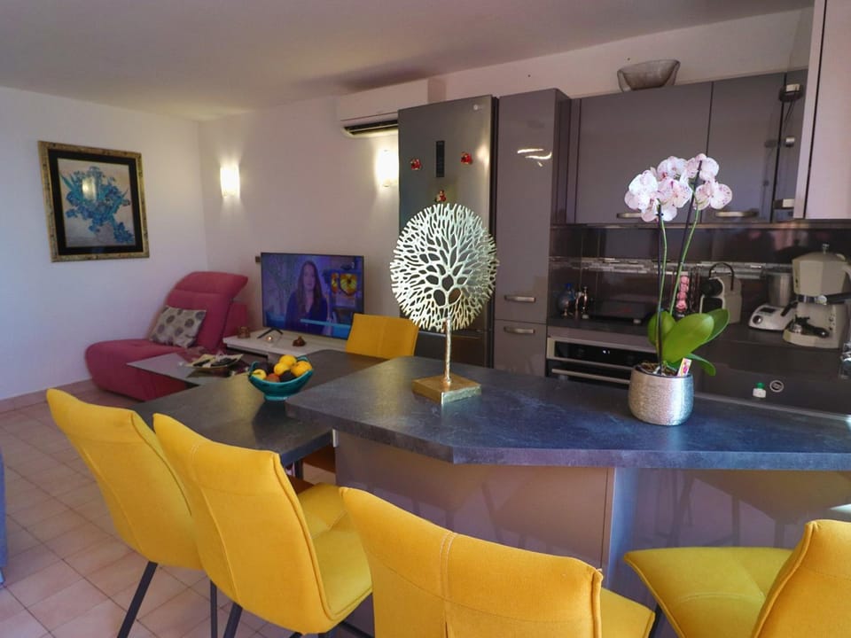 Somptueux T2 climatisé avec terrasse et parking à Sète - FR-1-472A-283 Apartment in Occitanie