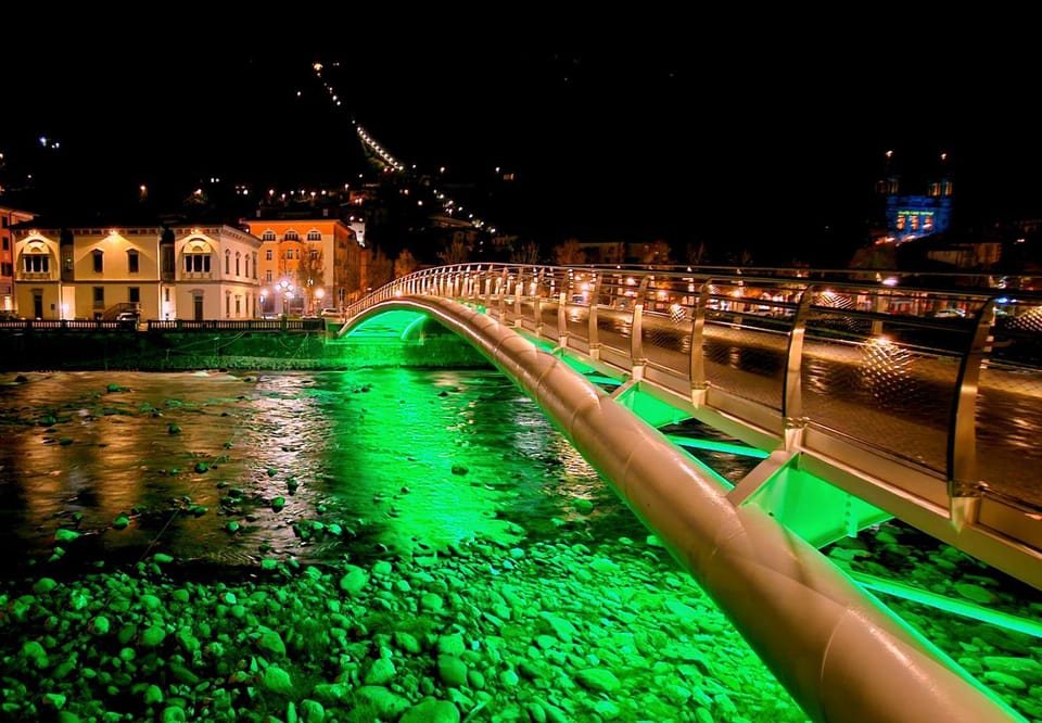 Nearby landmark, Night, River view