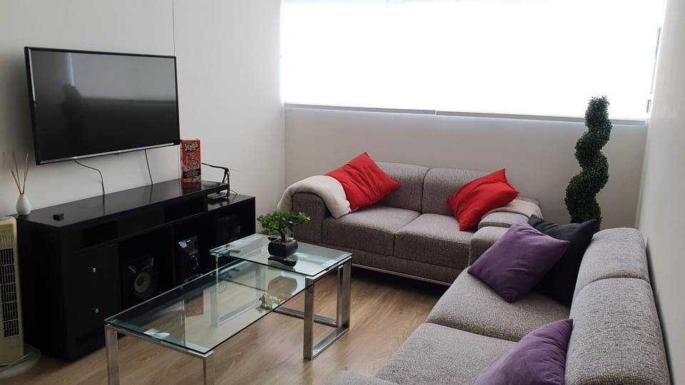 Communal lounge/ TV room, TV and multimedia, Living room, Evening entertainment