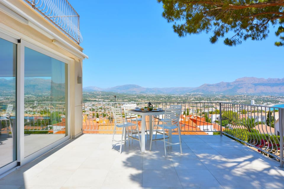 Balcony/Terrace, Seating area, Mountain view