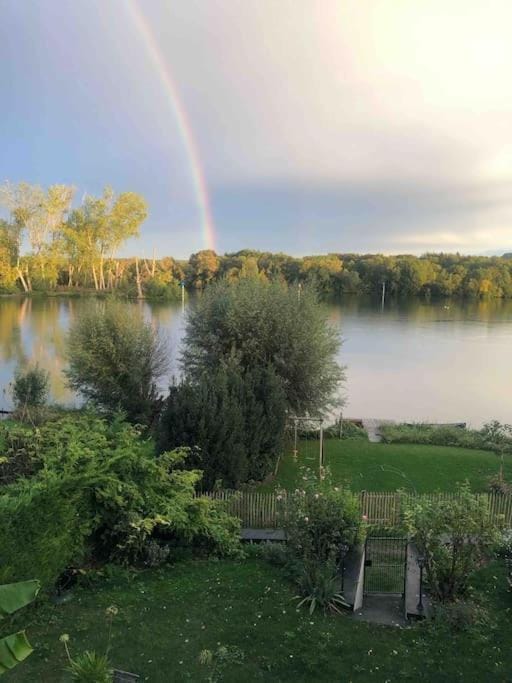 Grande Maison en bord de Seine, 1h 15de Paris Villa in Normandy