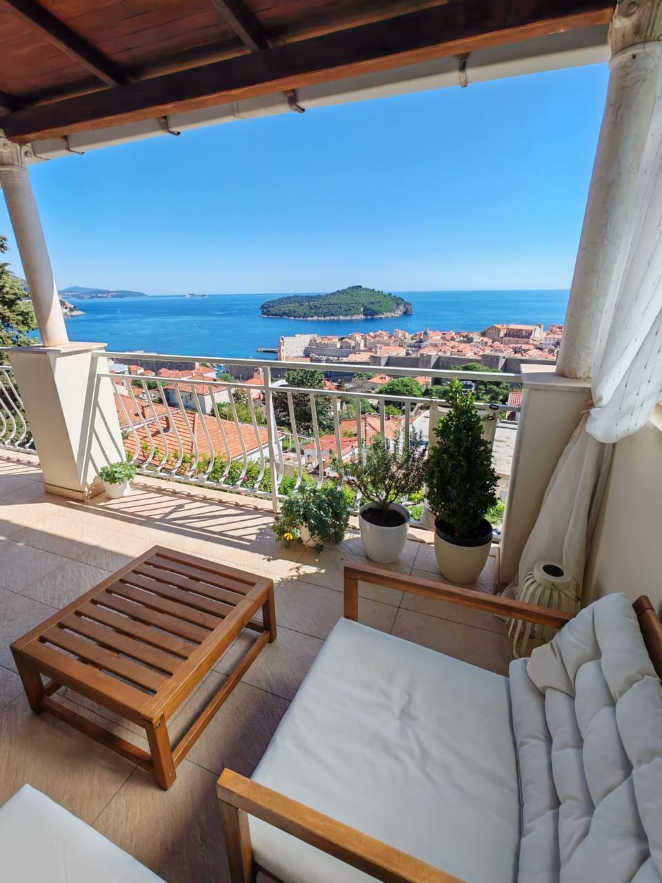 View (from property/room), City view, City view, Landmark view, Sea view