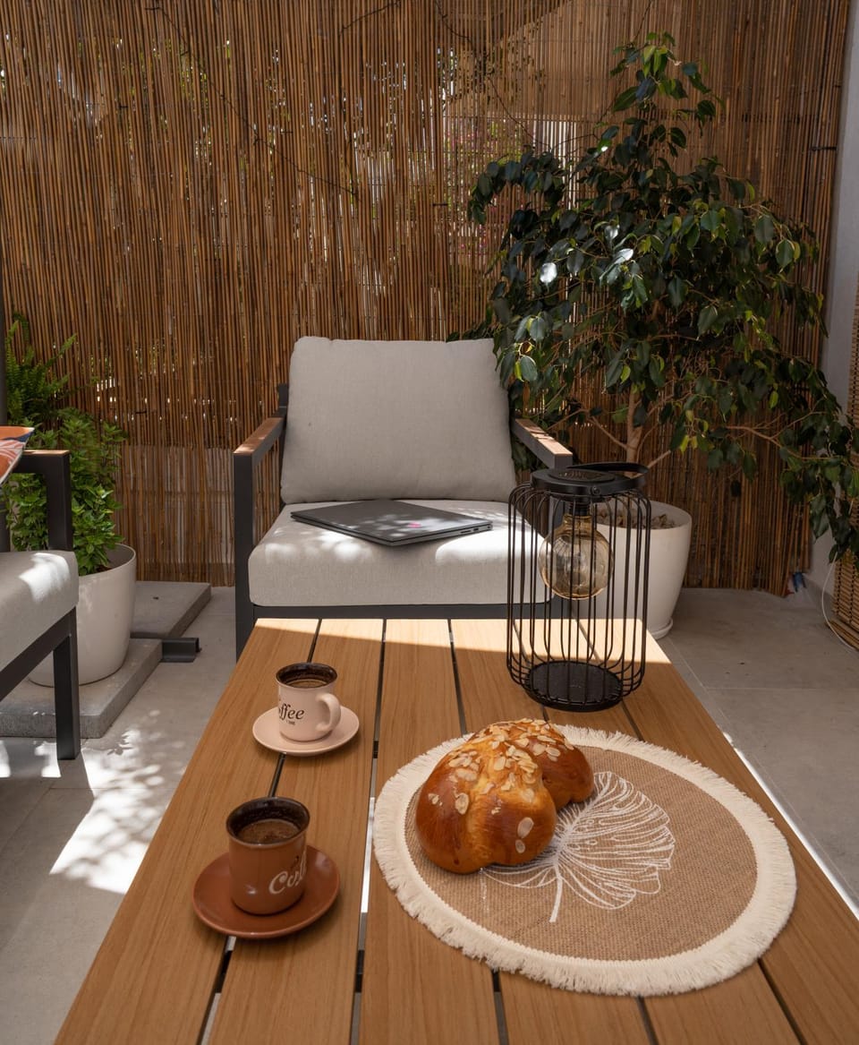 Patio, Seating area