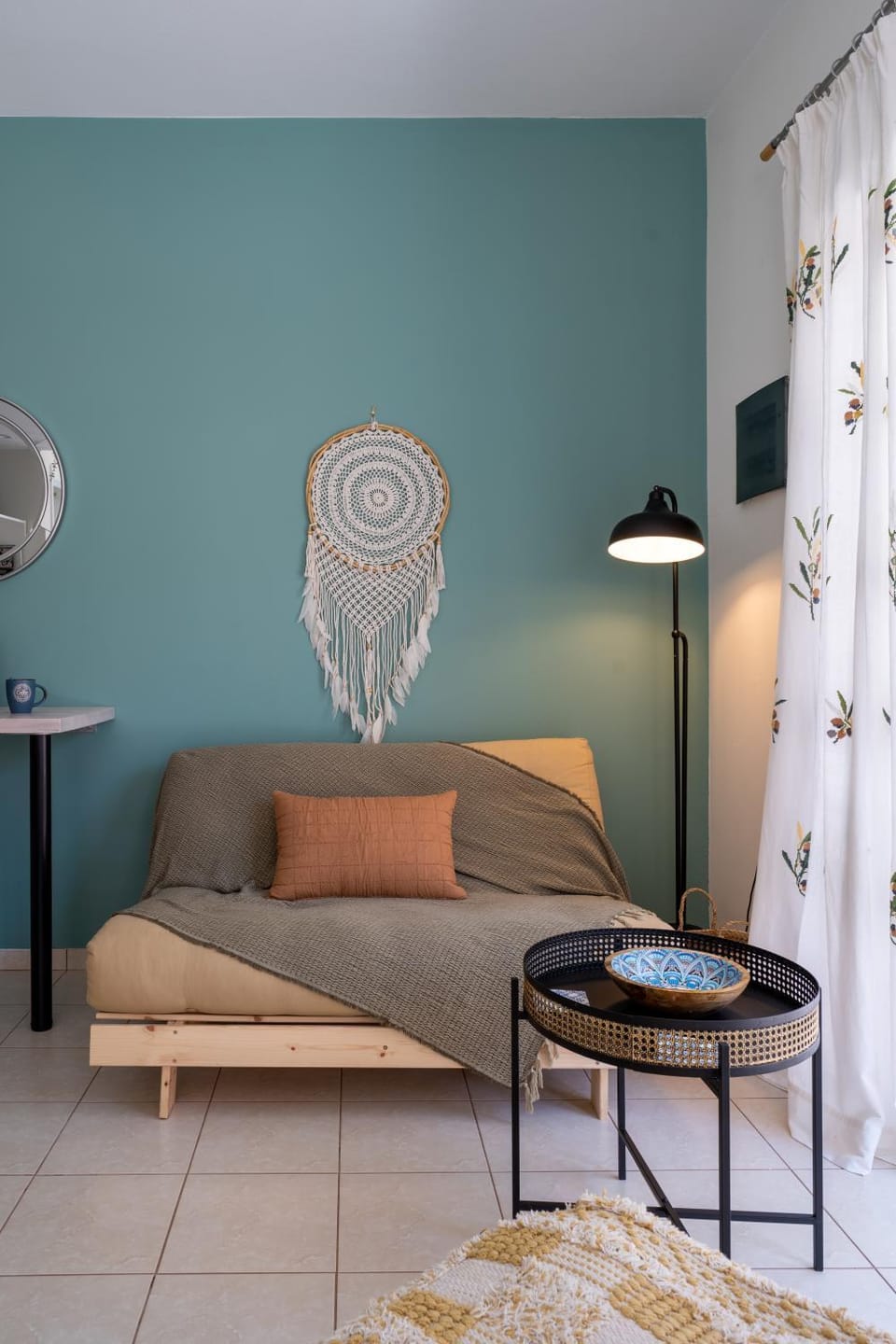 Bed, Living room