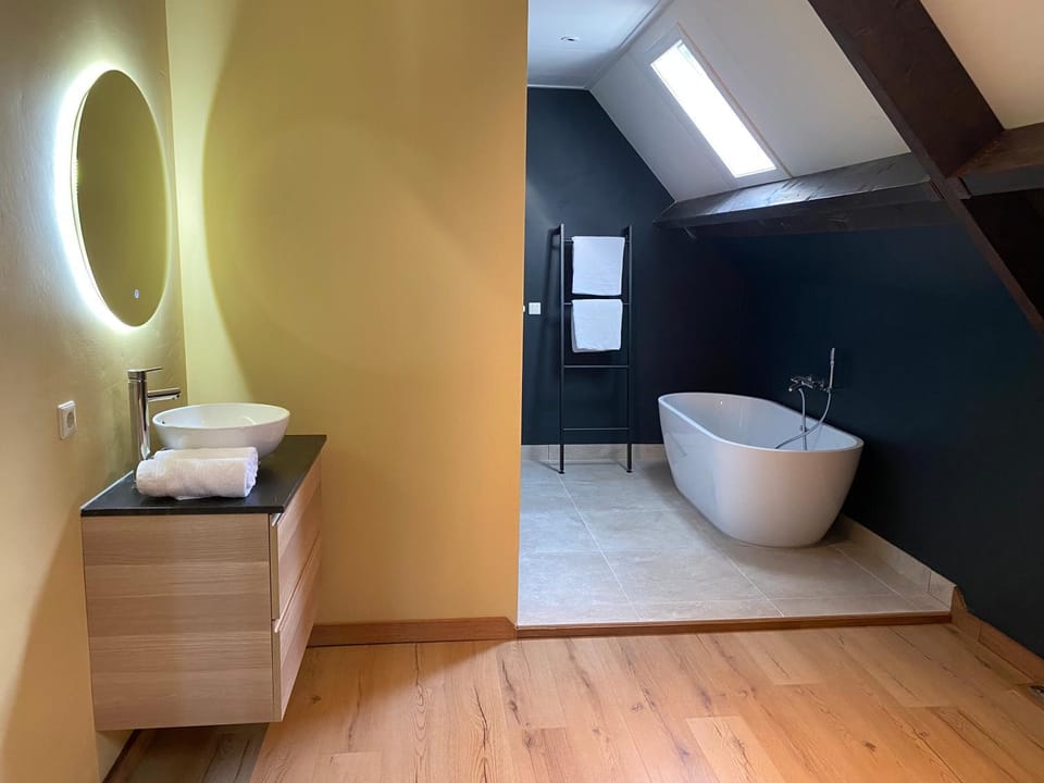 Bathroom, Bath