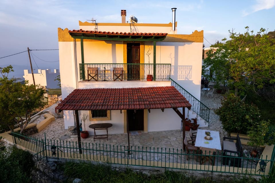 Property building, Day, View (from property/room), Balcony/Terrace