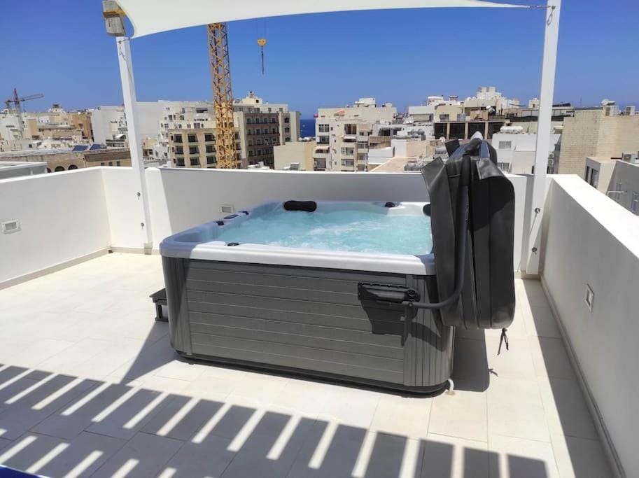 The Penthouse Suite @ Court Twenty-Five Apartment in Sliema