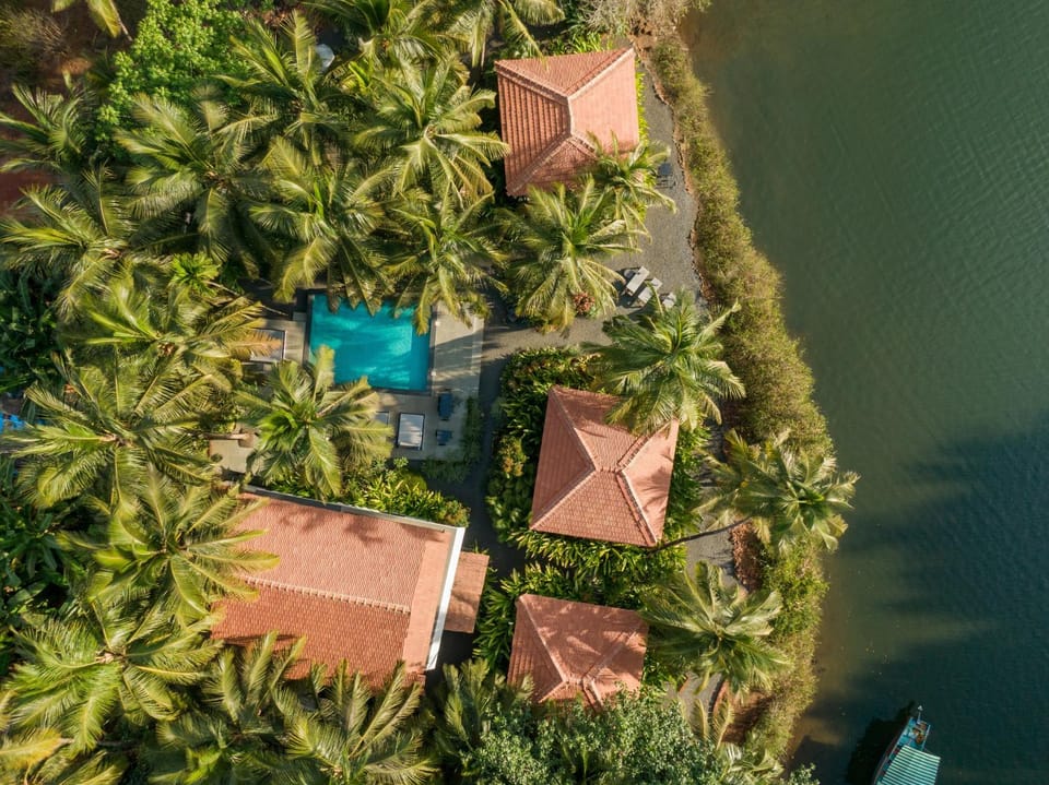 Bird's eye view, Pool view, River view, River view, Swimming pool