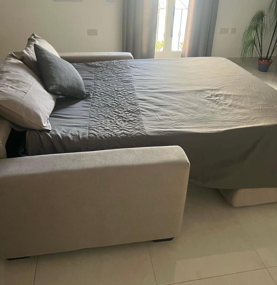 Sunset Apt Modern 1 bedroom Apt near the Beach Apartment in Malta
