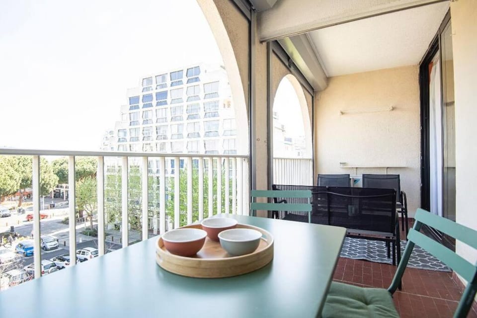 View (from property/room), Balcony/Terrace, Dining area