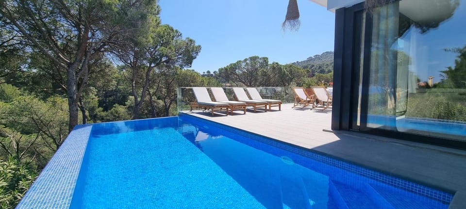 Casa Blanca Villa in Baix Empordà