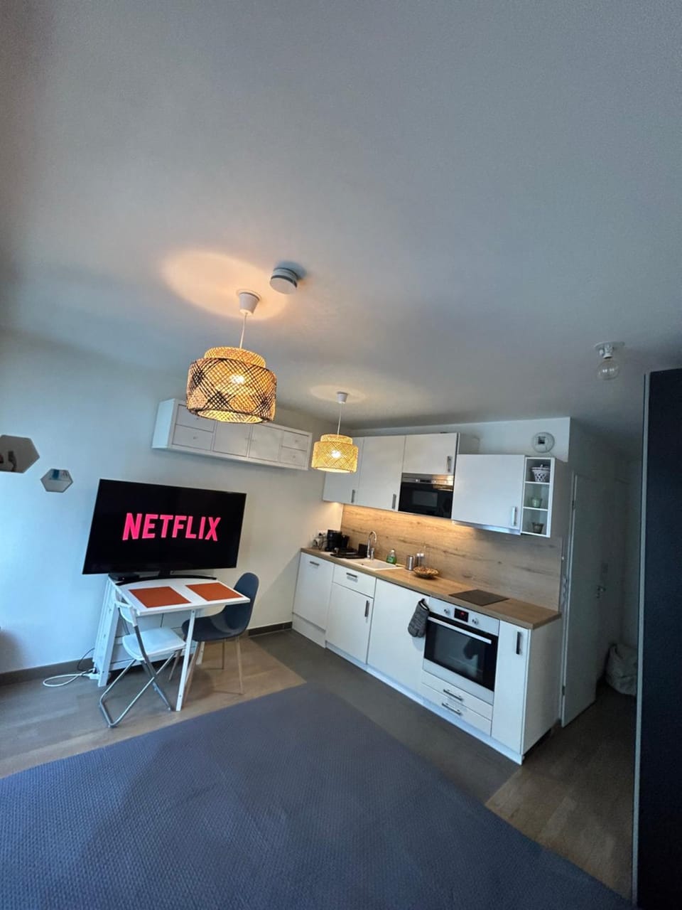 Kitchen or kitchenette, oven