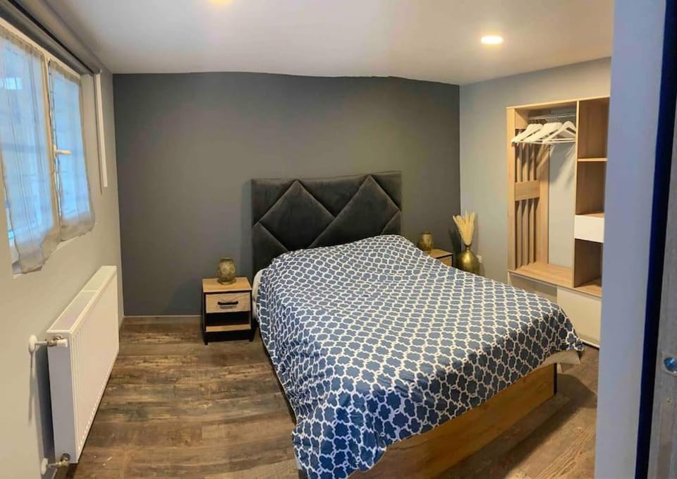 Bed, Bedroom, internet